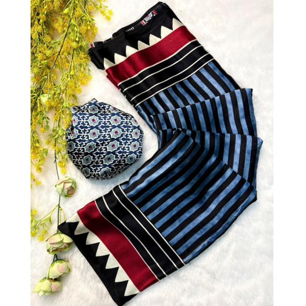 VITRAG-W_114-NavyBlue-1