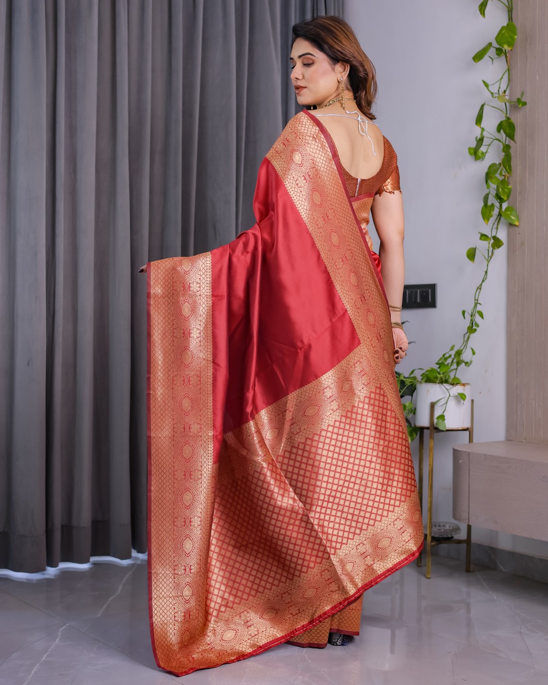Women's Kanjivaram Soft Silk Saree Pure Silk with Unstitched BP (Pack of 1)