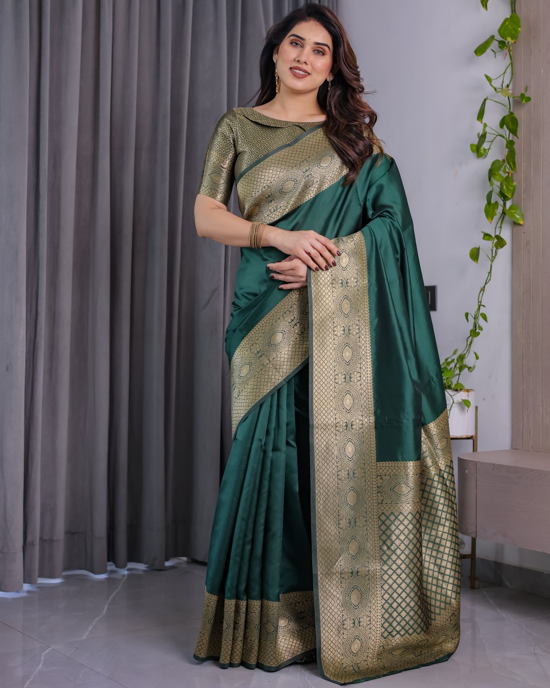 Women's Kanjivaram Soft Silk Saree Pure Silk with Unstitched BP (Pack of 1)
