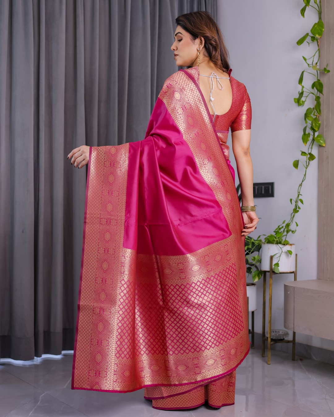 Women's Kanjivaram Soft Silk Saree Pure Silk with Unstitched BP (Pack of 1)