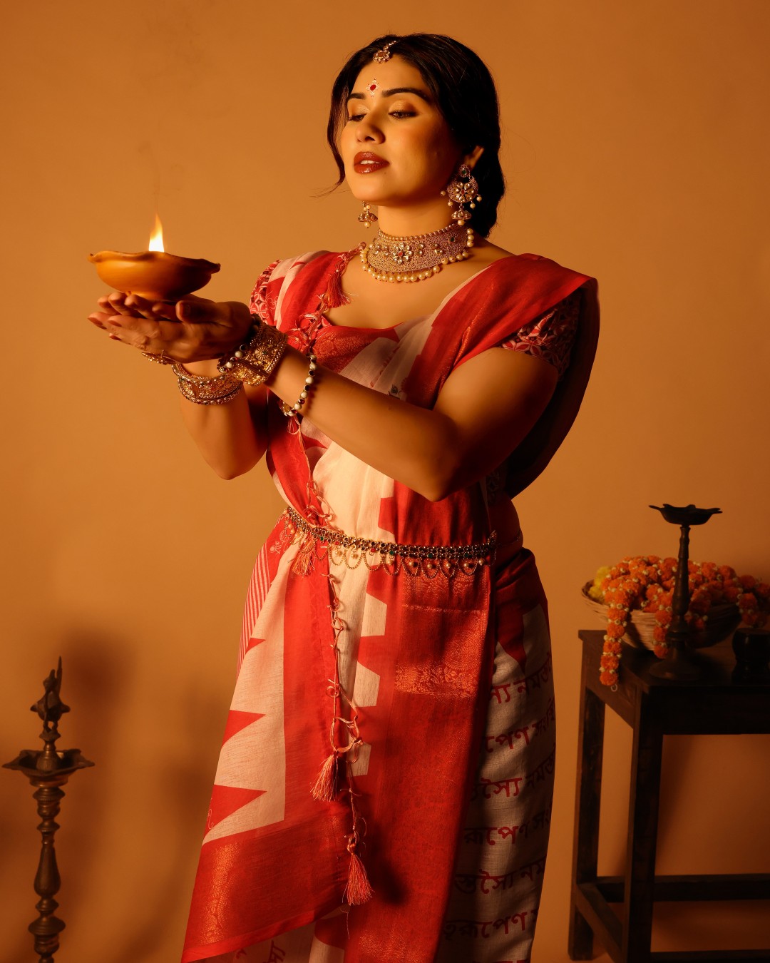 Handloom Linen Saree with Durga Shloka Print and Zari Border | Festive Pallu with Tassels (Pack of 1)