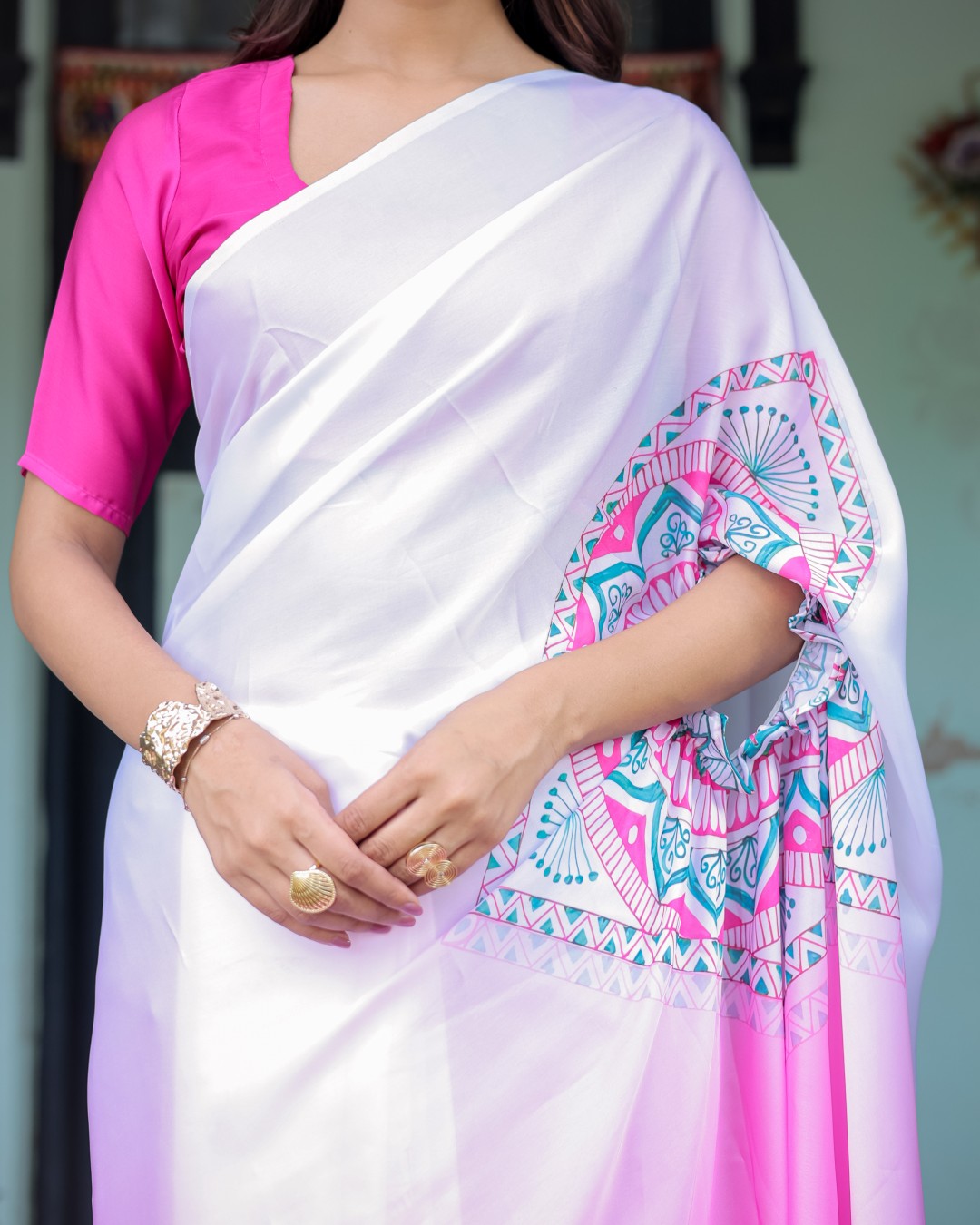 Designer Freehand Saree with Geometric Pallu Art & Rani Pink Blouse | Satin Georgette | Handsfree Pallu Design (Pack of 1)