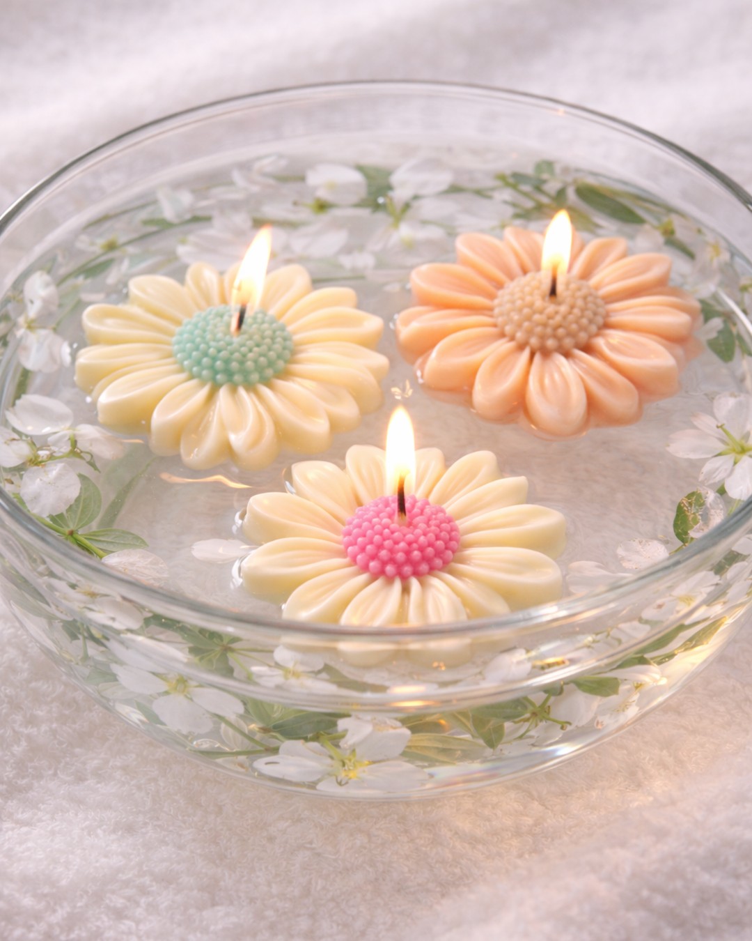 Daisy Bloom Mix Scented Floating Candle Set (Pack of 3)