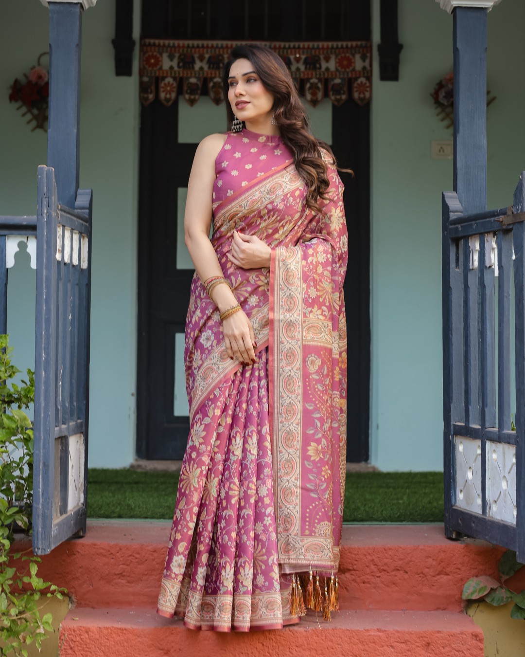 Handloom Cotton-Linen Saree with Floral Motifs and Vibrant Pink Accents  (Pack of 1)