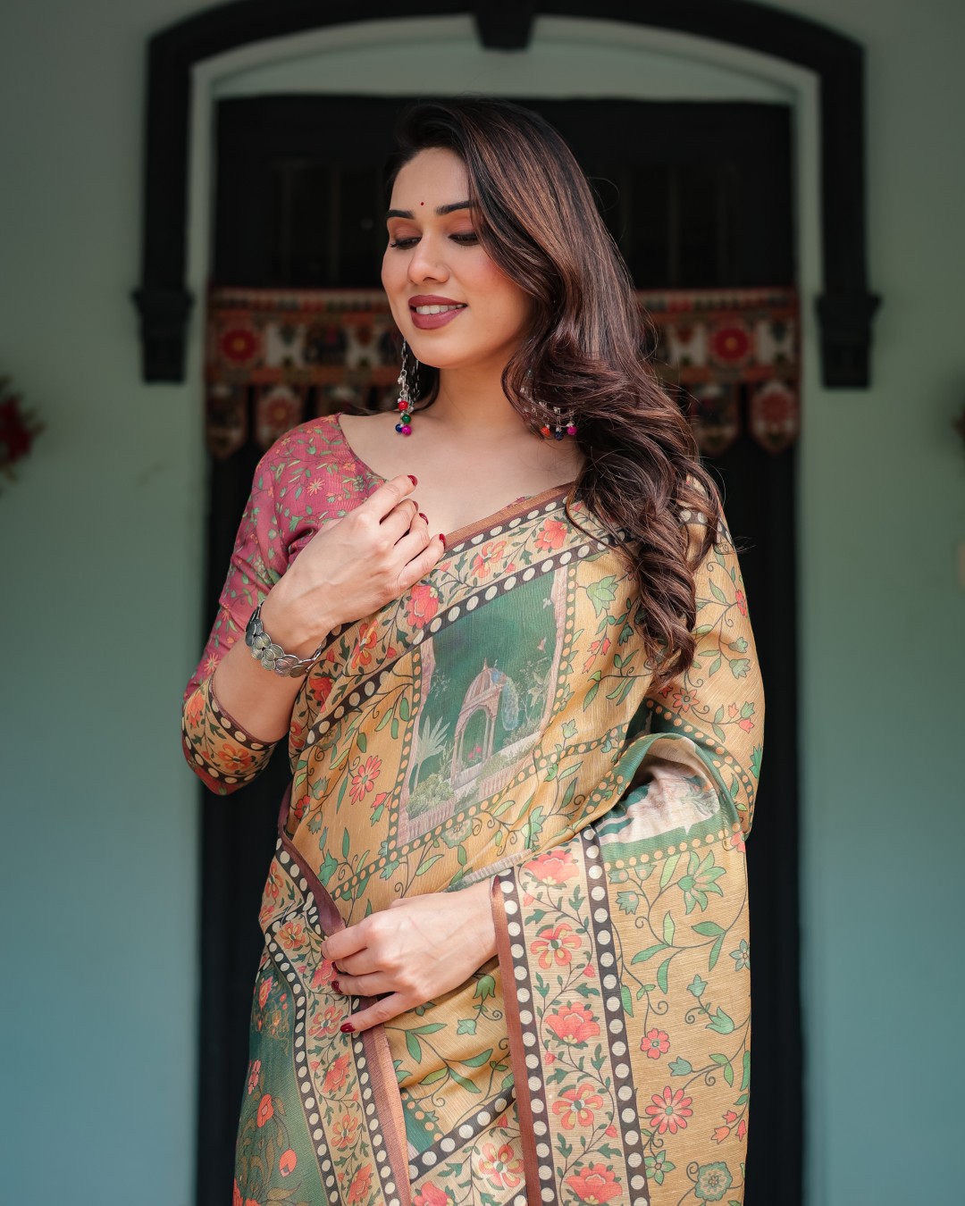 Floral Motifs, Linen Cotton Handloom Printed Saree Architectural Pallu, and Tassel (Pack of 1)