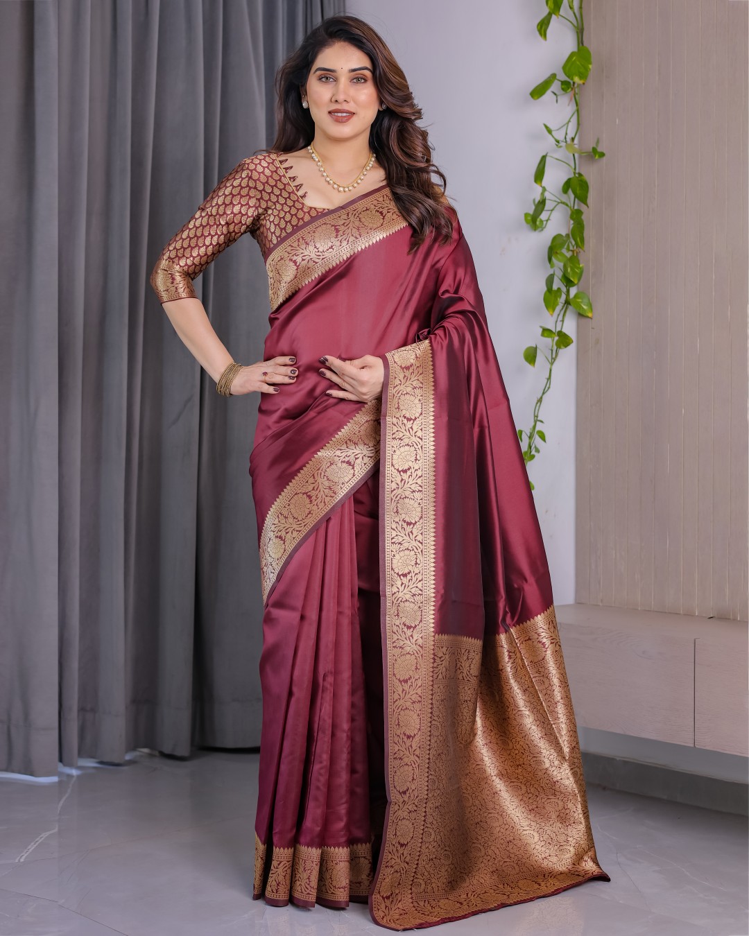 Pure Kanjivaram Silk Saree with Rich Floral Golden Zari Border & Blouse – 5.5m Saree + 0.8m Blouse Piece (Pack of 1)