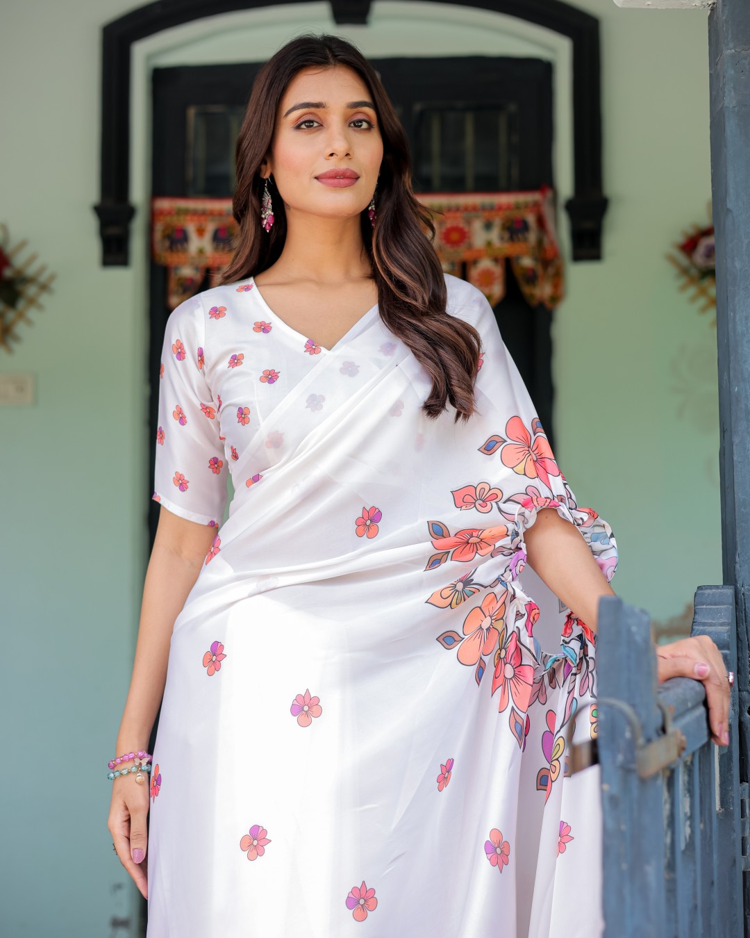 White Satin Georgette Saree with Multicolor Floral Print & Matching Blouse | Handsfree Pallu Loop | Lightweight Designer Saree(Pack of 1)