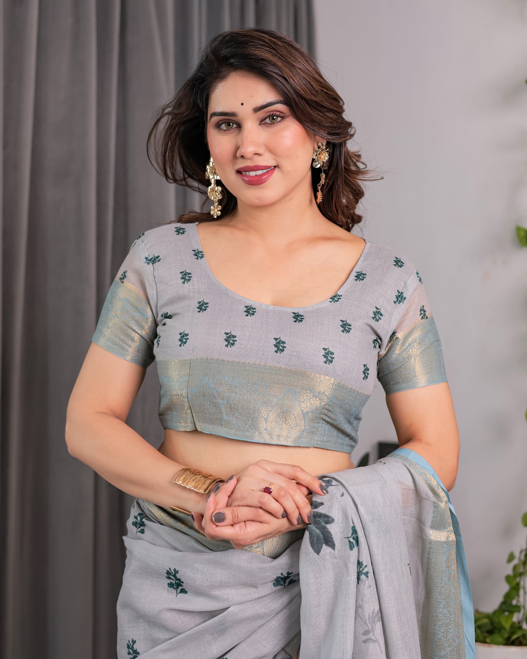 Handloom Linen Saree with Floral Print, Gold Zari Border & Tassel Detailing | Attached Blouse Piece | 5.5m Saree + 0.8m Blouse(Pack of 1)