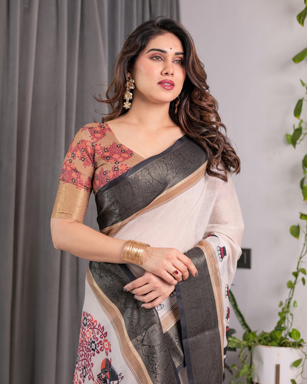 Handloom Linen Saree with Floral Print, Gold Zari Border & Tassel Detailing | Attached Blouse Piece | 5.5m Saree + 0.8m Blouse(Pack of 1)