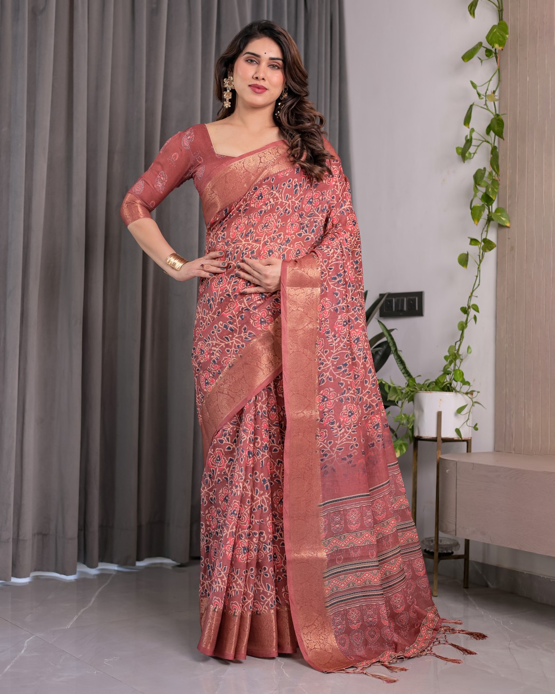 Handloom Linen Saree with Red Floral Print & Geometric Patterned Pallu | Antique Zari Border & Tassels | Attached Blouse | 5.5m Saree + 0.8m Blouse(Pack of 1)