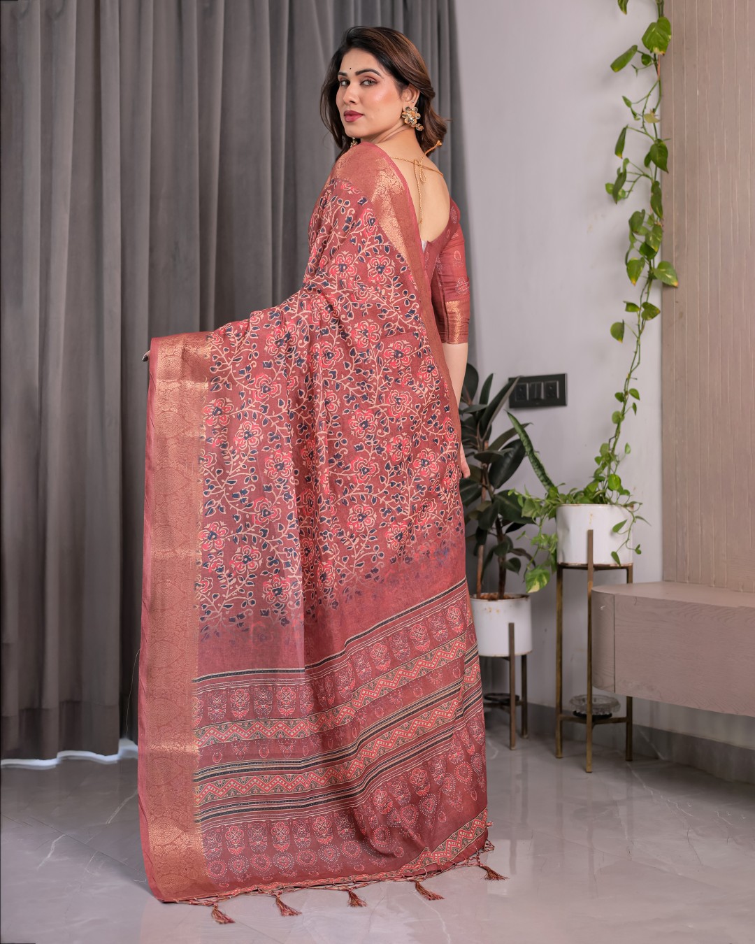 Handloom Linen Saree with Red Floral Print & Geometric Patterned Pallu | Antique Zari Border & Tassels | Attached Blouse | 5.5m Saree + 0.8m Blouse(Pack of 1)