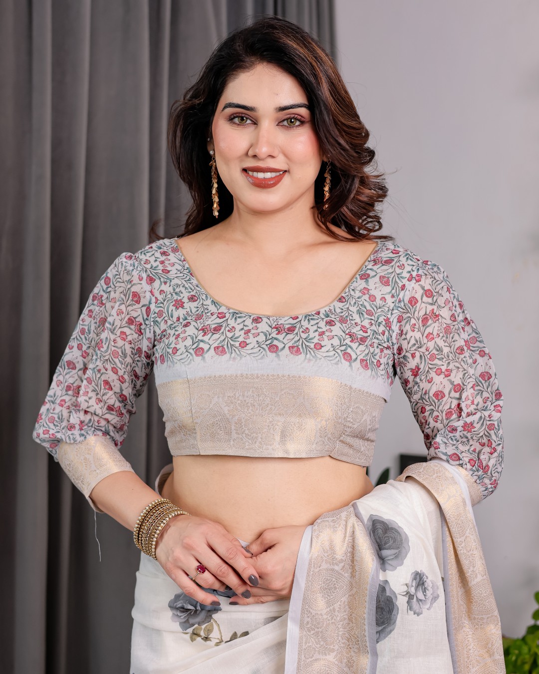 Handloom Linen Saree with Red-Blue Floral Buttas & Ethnic Pallu | Antique Black Zari Border & Tassels | Attached Blouse | 5.5m Saree + 0.8m Blouse(Pack of 1)