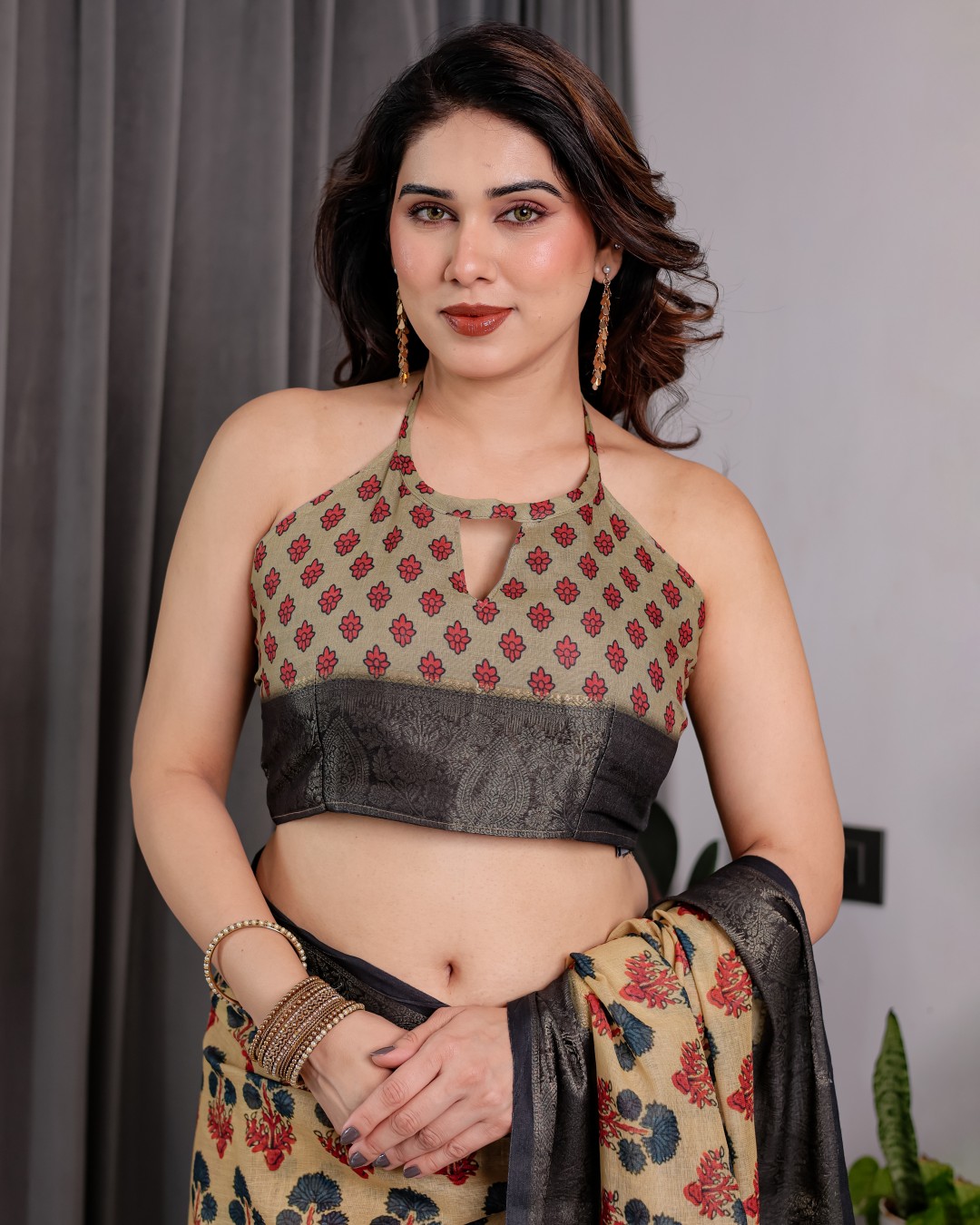 Handloom Linen Saree with Red-Blue Floral Buttas & Ethnic Pallu | Antique Black Zari Border & Tassels | Attached Blouse | 5.5m Saree + 0.8m Blouse(Pack of 1)