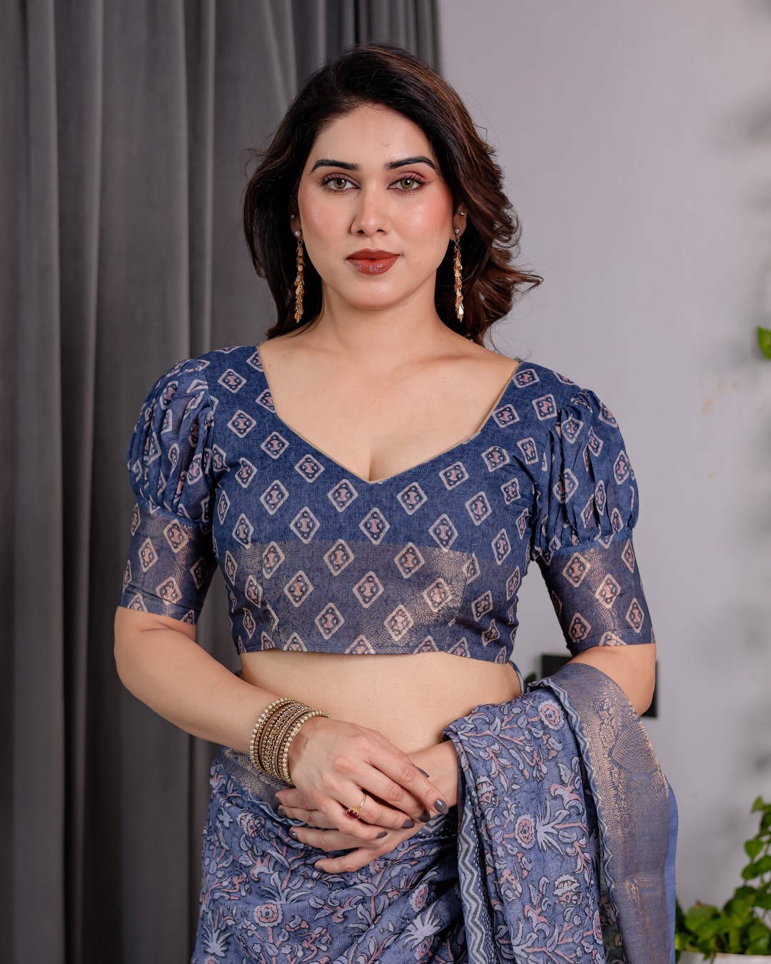 Handloom Linen Saree with Black Vertical Stripes & Tribal Motifs | Golden Zari Border & Tassel Pallu | Attached Blouse | 5.5m Saree + 0.8m Blouse(Pack of 1)