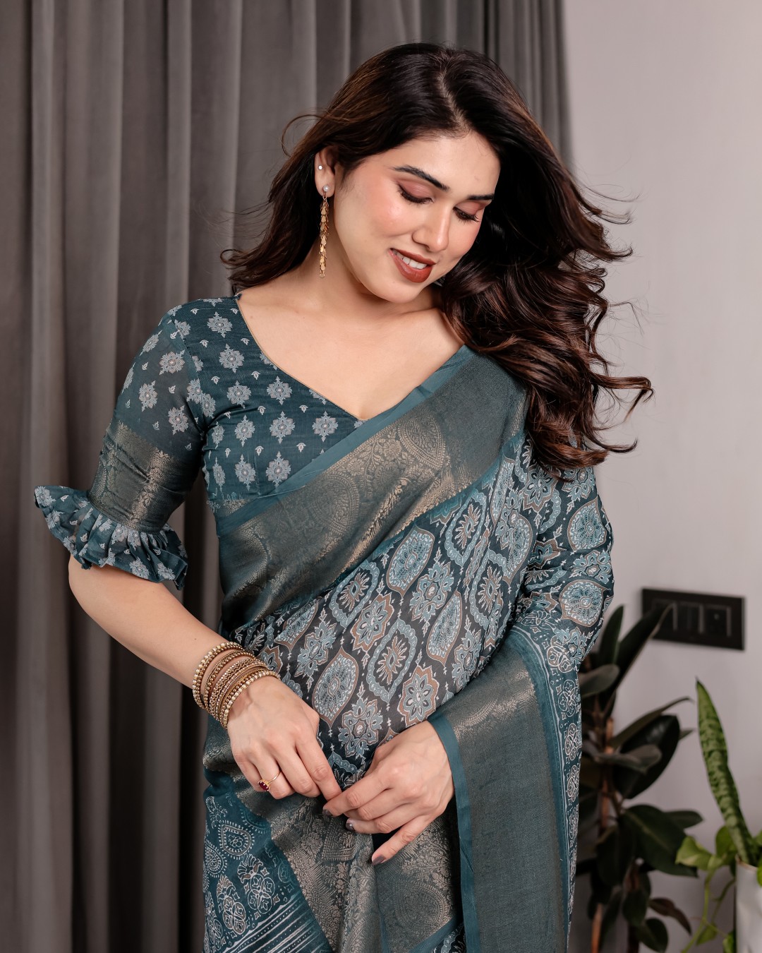 Handloom Linen Saree with Black Vertical Stripes & Tribal Motifs | Golden Zari Border & Tassel Pallu | Attached Blouse | 5.5m Saree + 0.8m Blouse(Pack of 1)