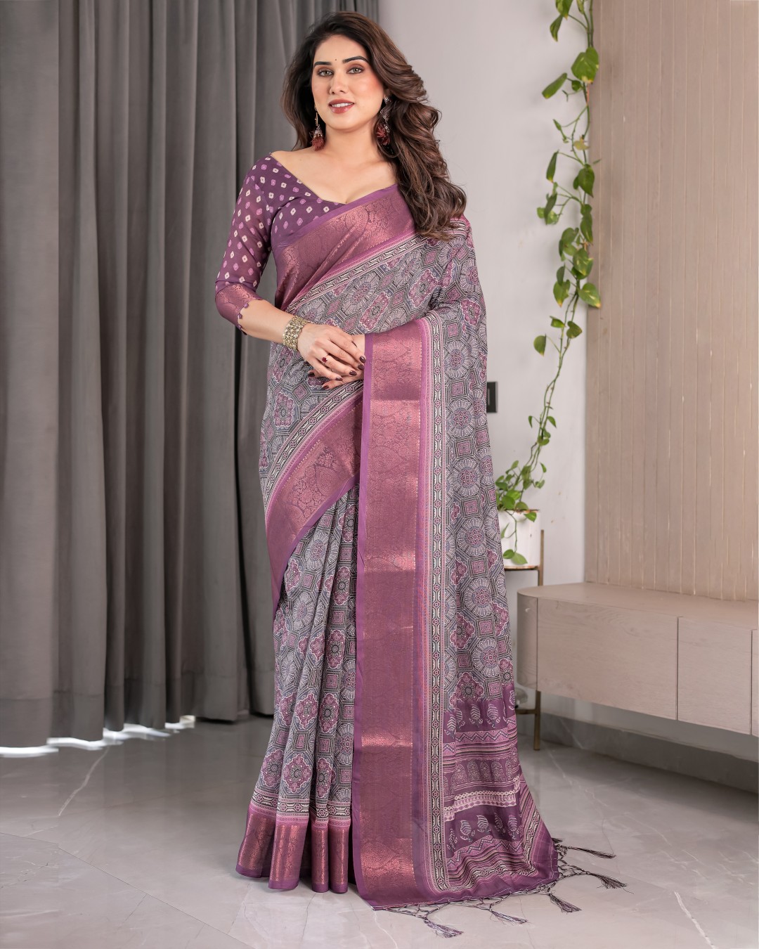 Handloom Linen Saree with White Ethnic Motifs & Zari Border | Artistic Pallu & Tassel Finish | 5.5m Saree + 0.8m Blouse(Pack of 1)