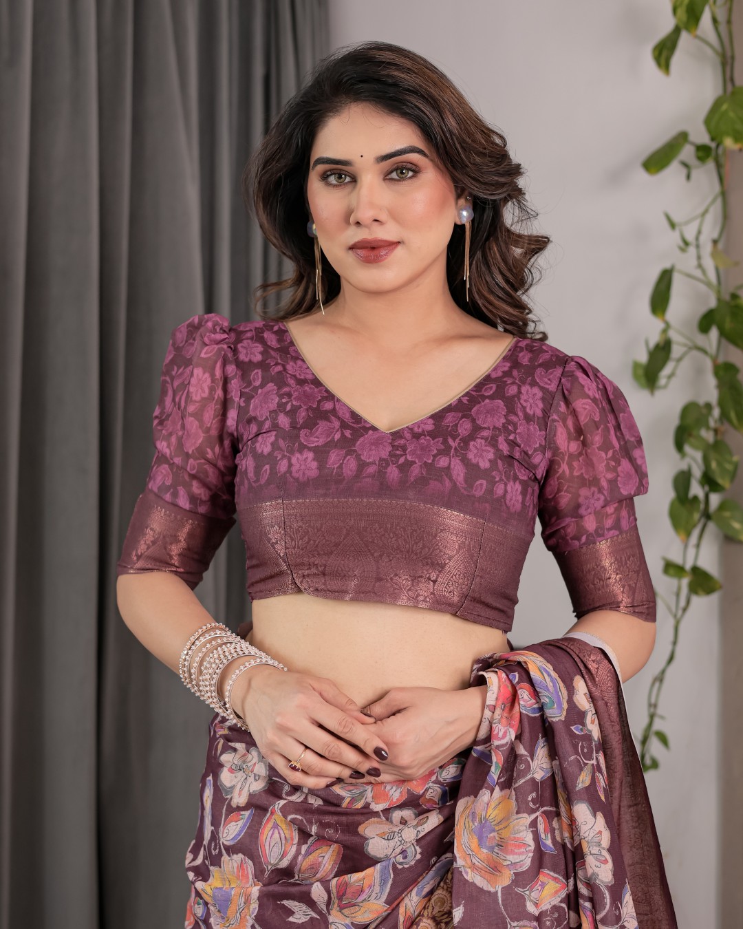 Handloom Linen Saree with Ivory Tribal Bandhani Print & Zari Border | Tassel Pallu | 5.5m Saree + 0.8m Blouse(Pack of 1)