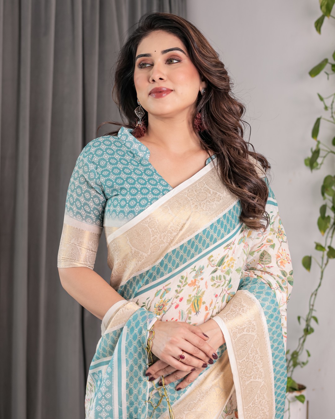 Handloom Linen Saree with Ivory Tribal Bandhani Print & Zari Border | Tassel Pallu | 5.5m Saree + 0.8m Blouse(Pack of 1)