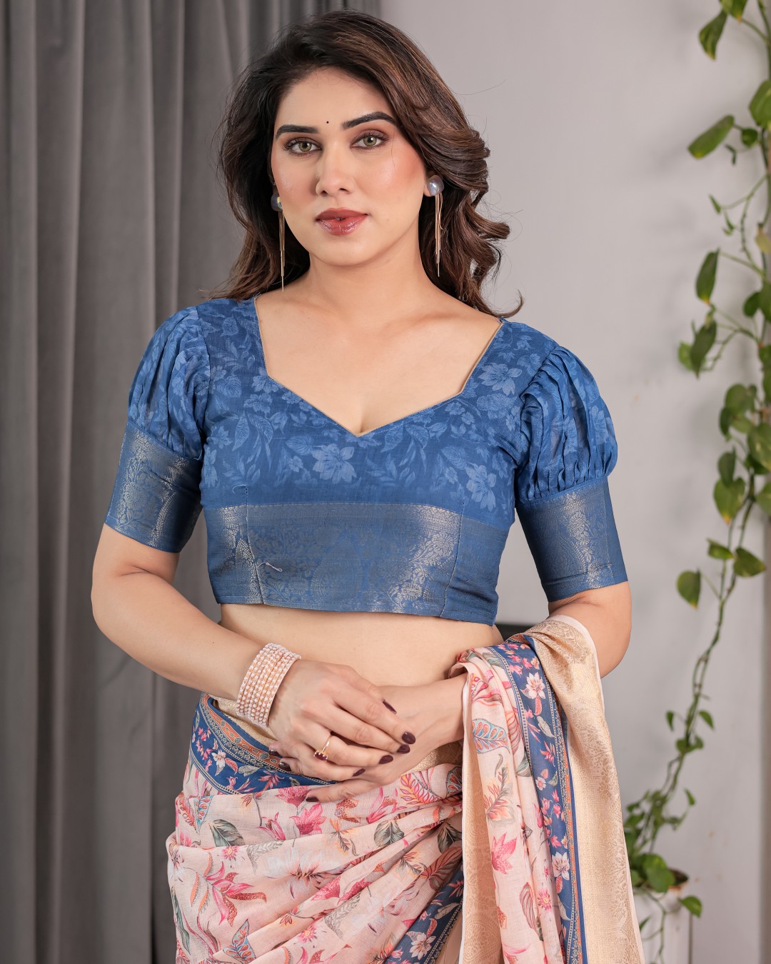 Handloom Linen Saree with Ivory Tribal Bandhani Print & Zari Border | Tassel Pallu | 5.5m Saree + 0.8m Blouse(Pack of 1)