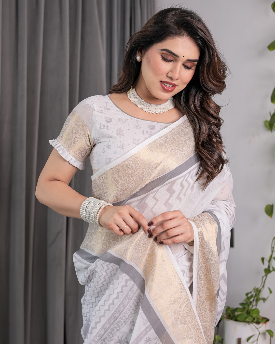 Handloom Linen Saree with Maroon Tribal Geometric Digital Print & Zari Border | Festive Drape | 5.5m Saree + 0.8m Blouse(Pack of 1)