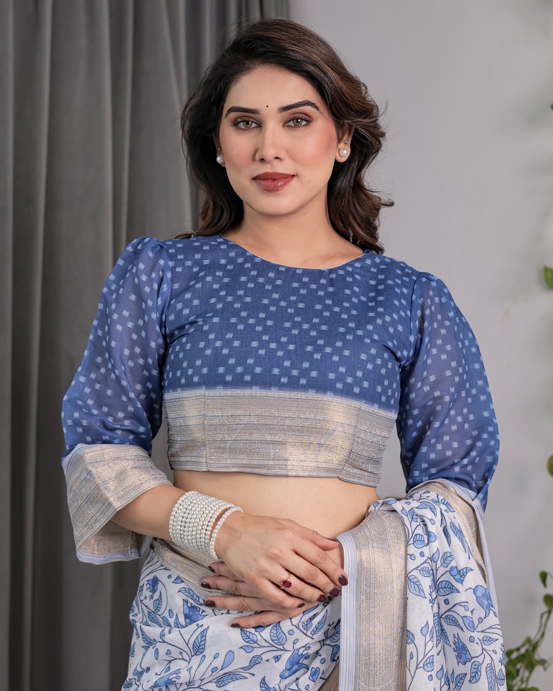 Handloom Linen Saree with Maroon Tribal Geometric Digital Print & Zari Border | Festive Drape | 5.5m Saree + 0.8m Blouse(Pack of 1)