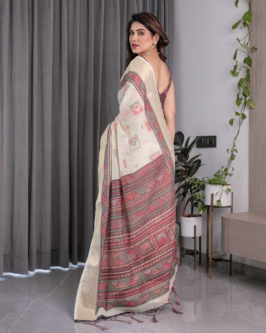 Handloom Linen Saree with Maroon Tribal Geometric Digital Print & Zari Border | Festive Drape | 5.5m Saree + 0.8m Blouse(Pack of 1)