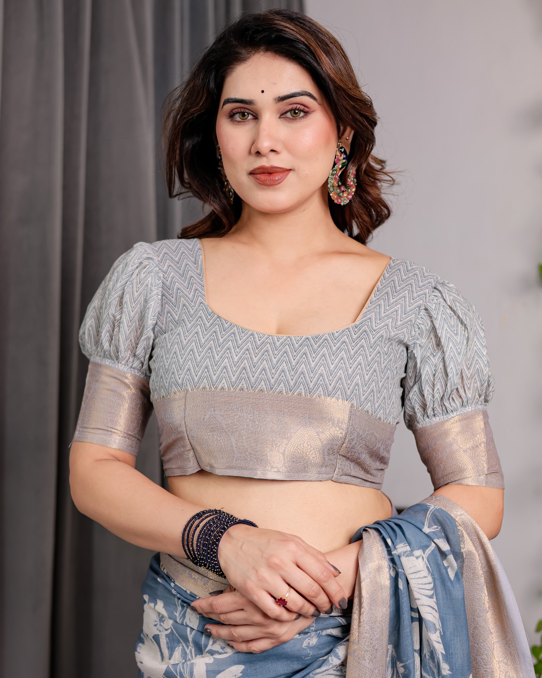 Handloom Linen Saree with Ivory Floral Print & Zigzag Pallu | Zari Border | 5.5m Saree + 0.8m Blouse(Pack of 1)