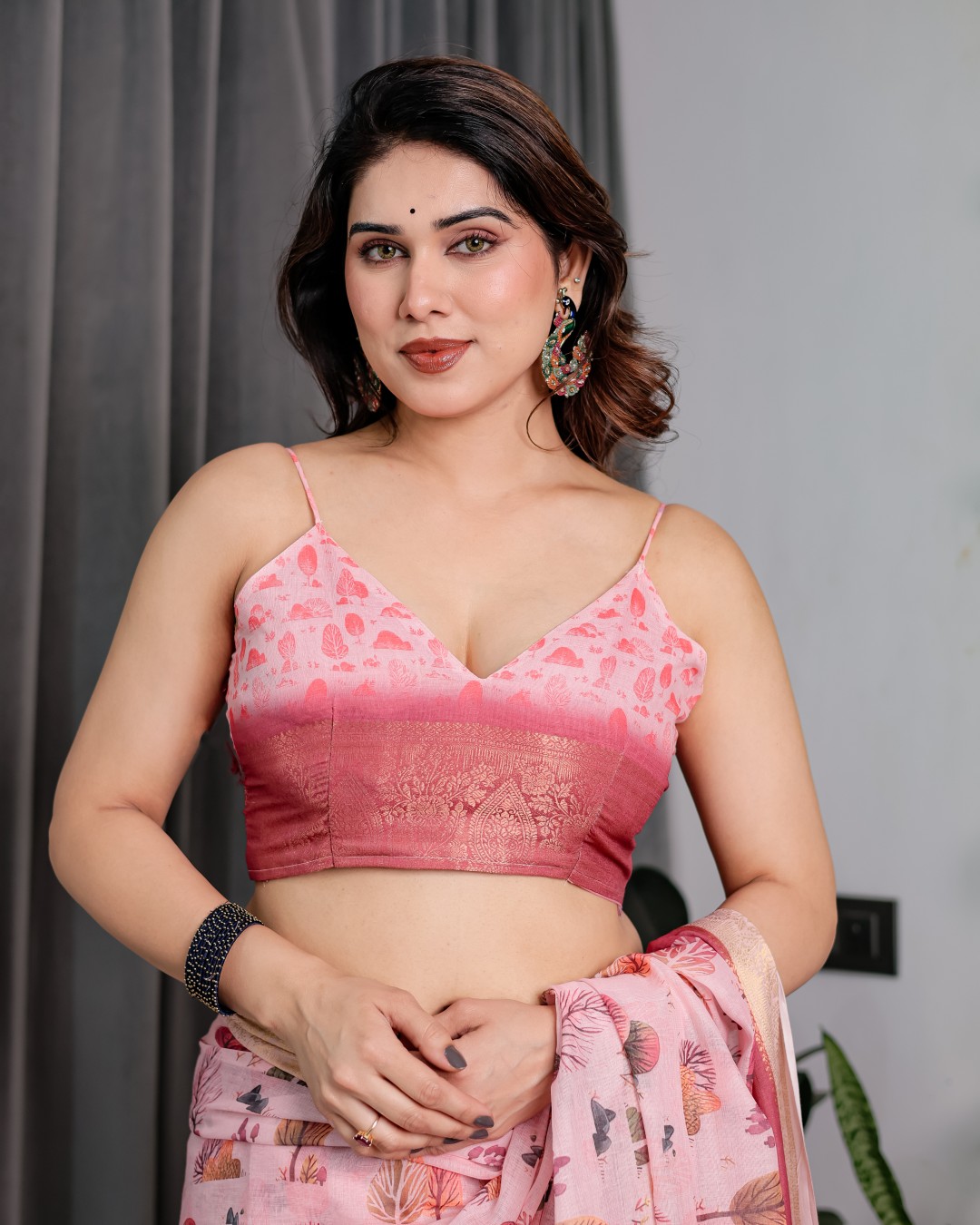 Handloom Linen Saree with Ivory Floral Print & Zigzag Pallu | Zari Border | 5.5m Saree + 0.8m Blouse(Pack of 1)