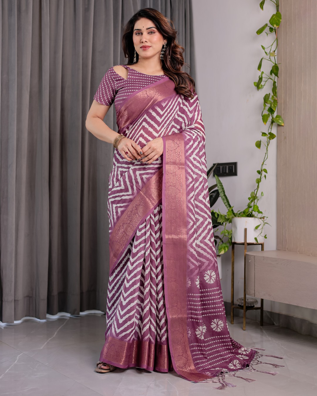 Elegant Cream & Gold Woven Ikat Silk Saree with Designer Border With Tassles(Pack of 1)