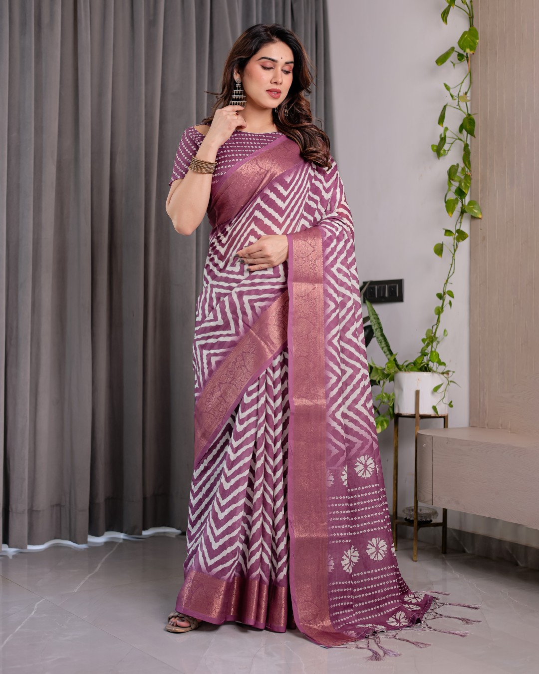 Elegant Cream & Gold Woven Ikat Silk Saree with Designer Border With Tassles(Pack of 1)