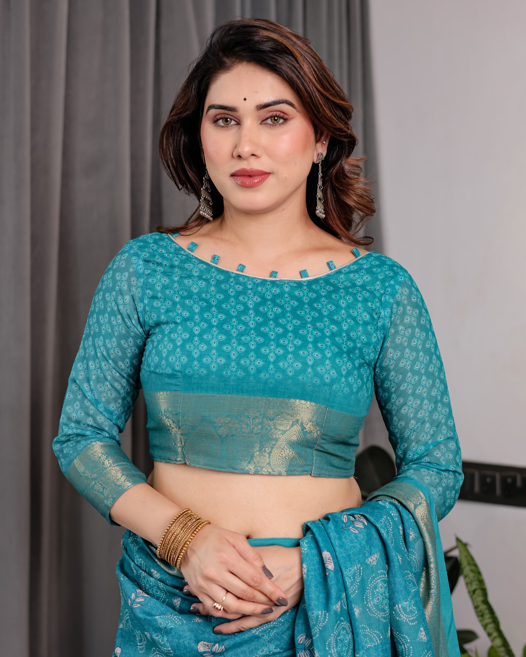 Elegant Cream & Gold Woven Ikat Silk Saree with Designer Border With Tassles(Pack of 1)