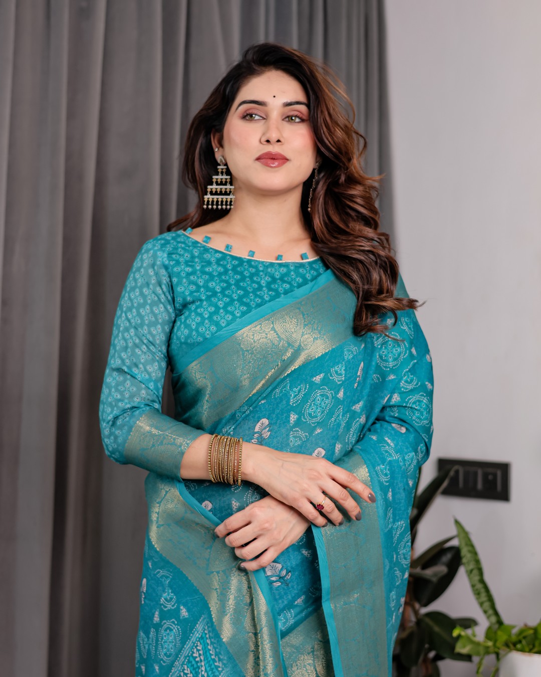 Elegant Cream & Gold Woven Ikat Silk Saree with Designer Border With Tassles(Pack of 1)