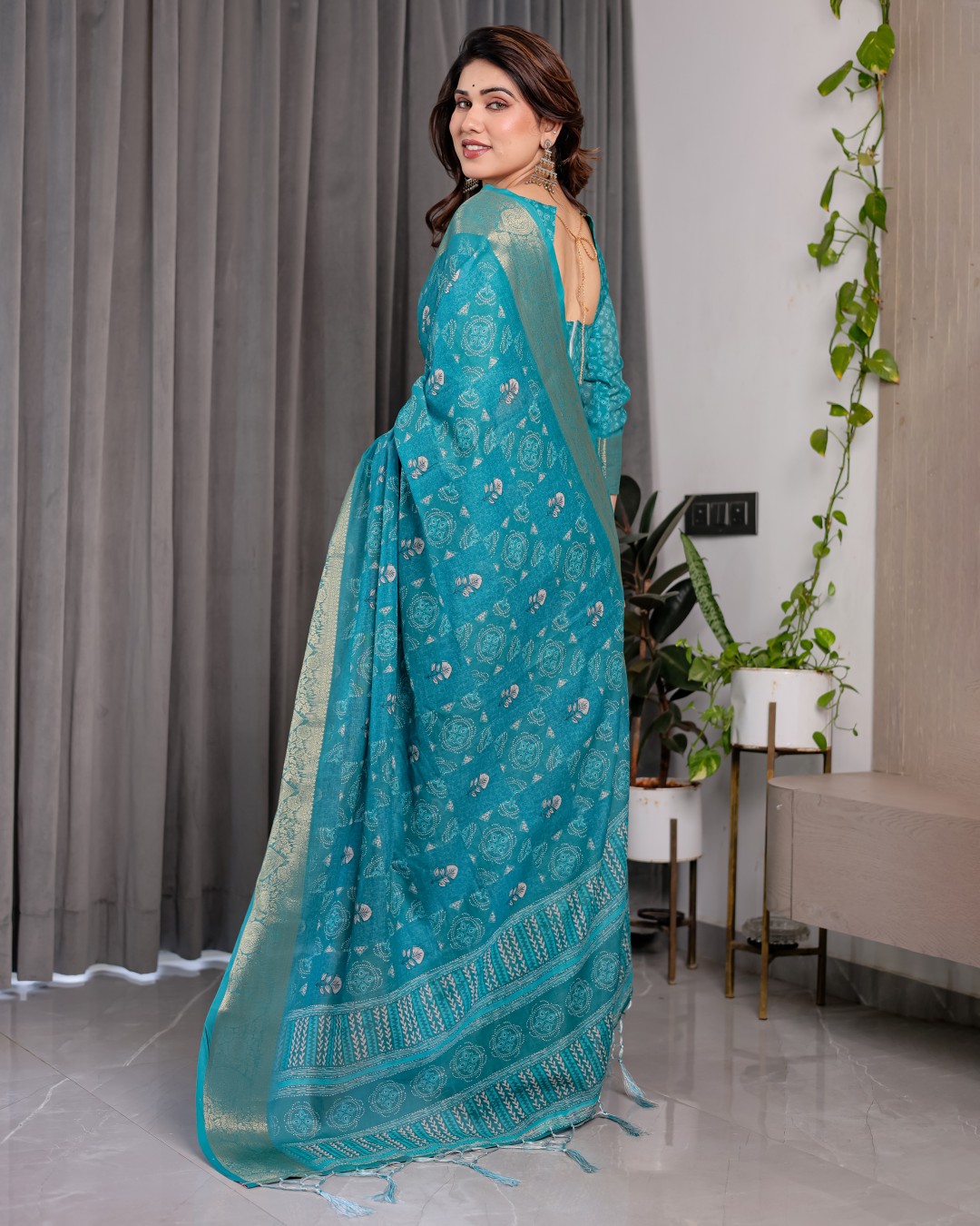 Elegant Cream & Gold Woven Ikat Silk Saree with Designer Border With Tassles(Pack of 1)