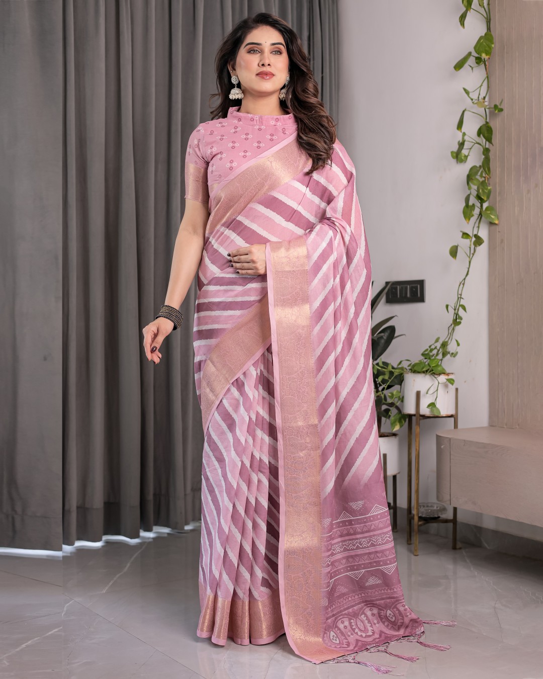 Handloom Linen Saree with White Floral Dots & Zari Border | 5.5m Saree + 0.8m Attached Blouse with Tassels(Pack of 1)