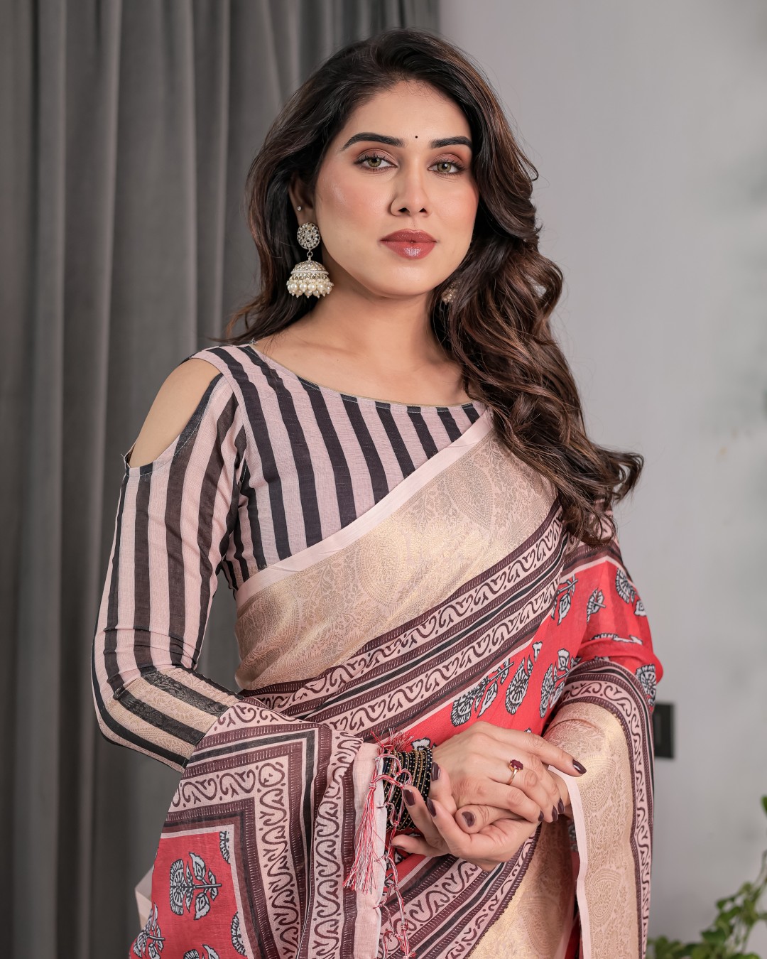 Handloom Cotton Linen Saree with Black Floral Buti Print & Zari Border | Ethnic Striped Blouse | 5.5m Saree + 0.8m Blouse Piece(Pack of 1)