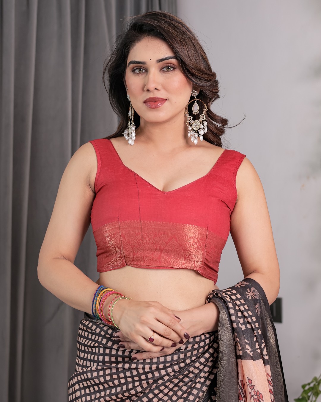 Digital Printed Saree with Maroon Floral & Tribal Border Motifs | Antique Zari Highlights | 5.5m Saree + 0.8m Blouse Piece(Pack of 1)