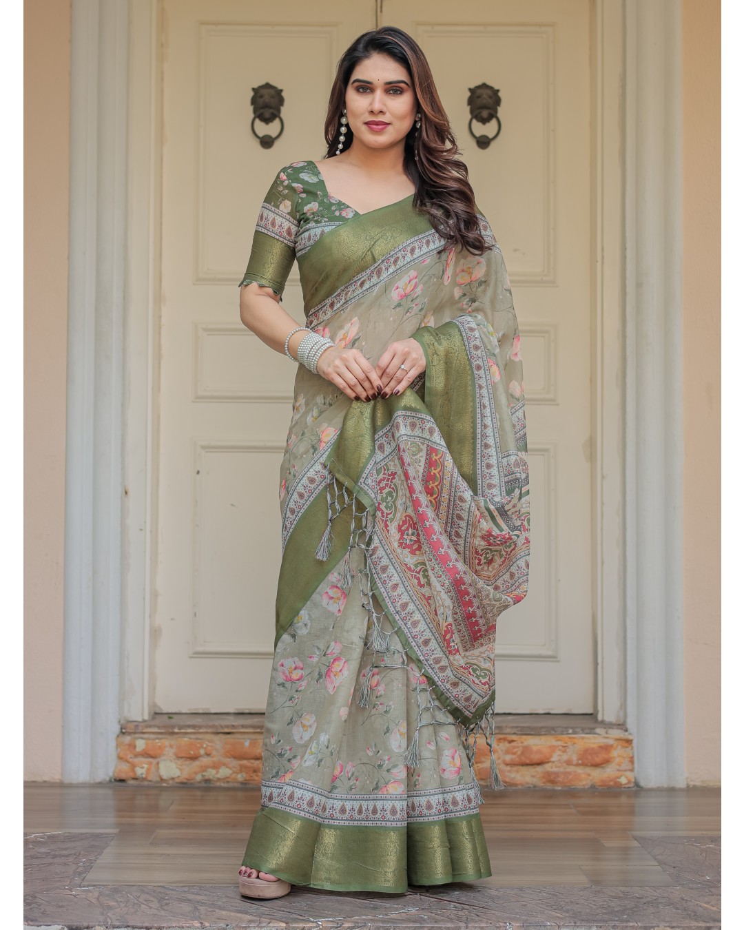 Digital Printed Saree with Maroon Floral & Tribal Border Motifs | Antique Zari Highlights | 5.5m Saree + 0.8m Blouse Piece(Pack of 1)