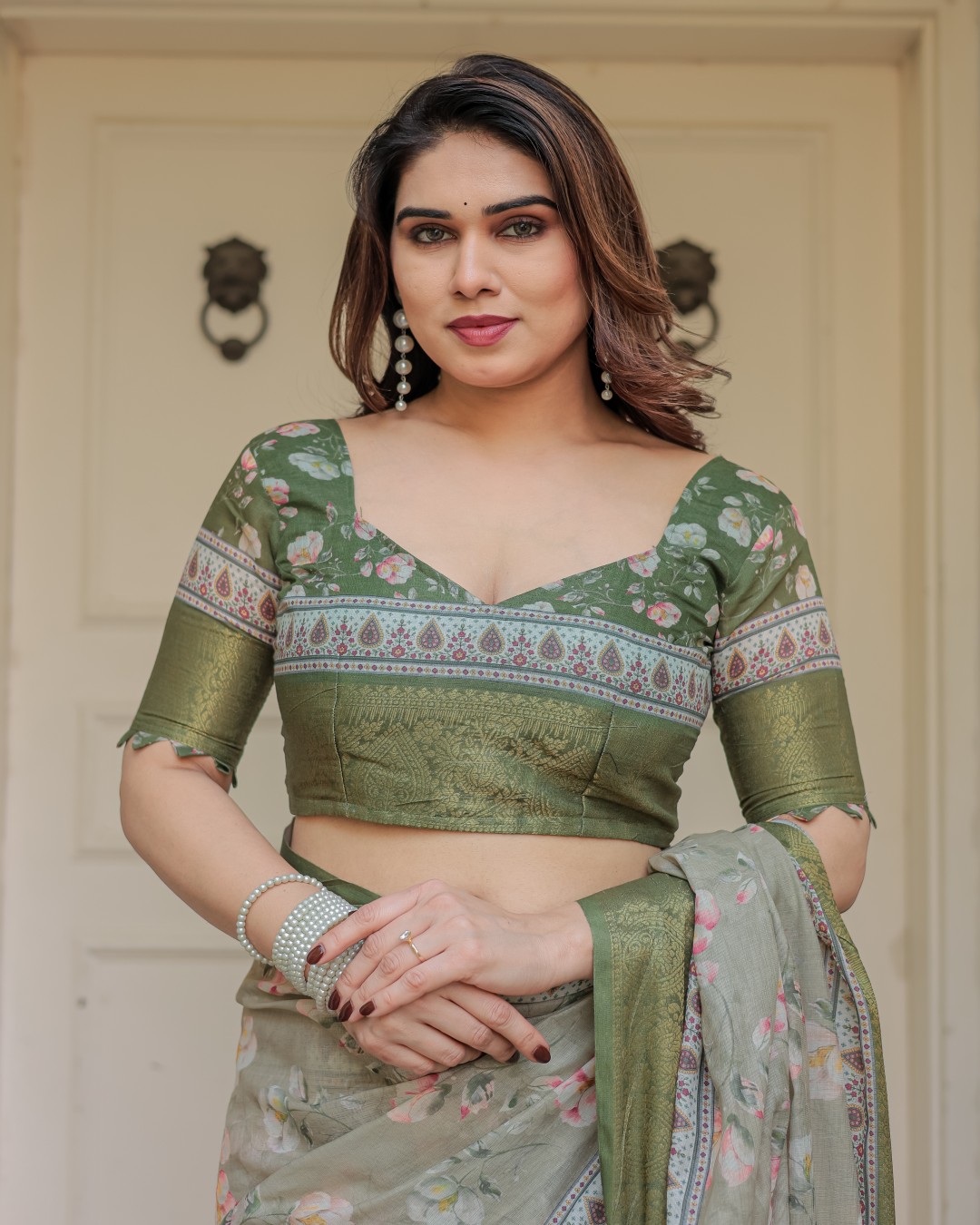 Digital Printed Saree with Maroon Floral & Tribal Border Motifs | Antique Zari Highlights | 5.5m Saree + 0.8m Blouse Piece(Pack of 1)