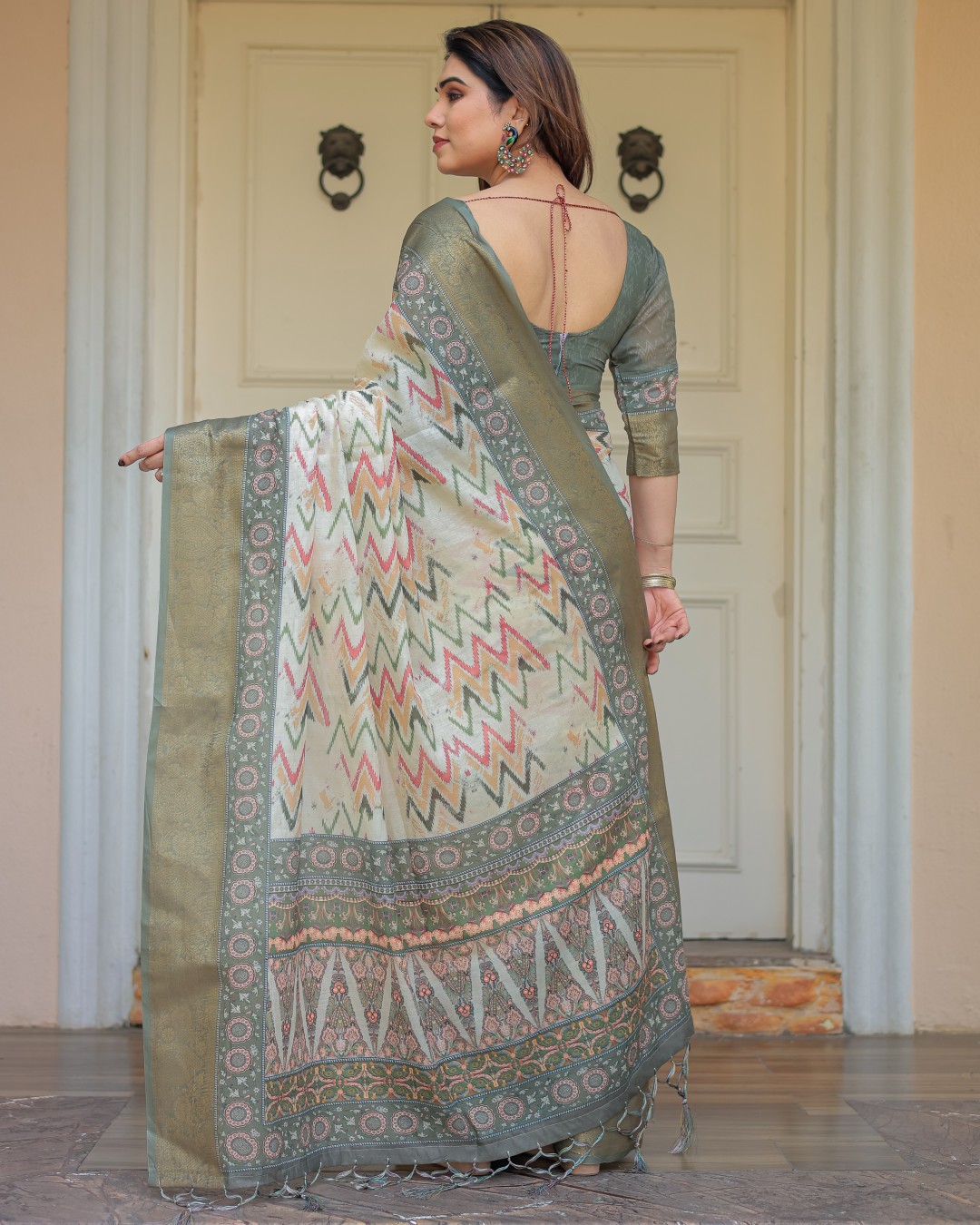 Geometric Printed Handloom Cotton Saree with Woven Zari Border & Ethnic Pallu(Pack of 1)