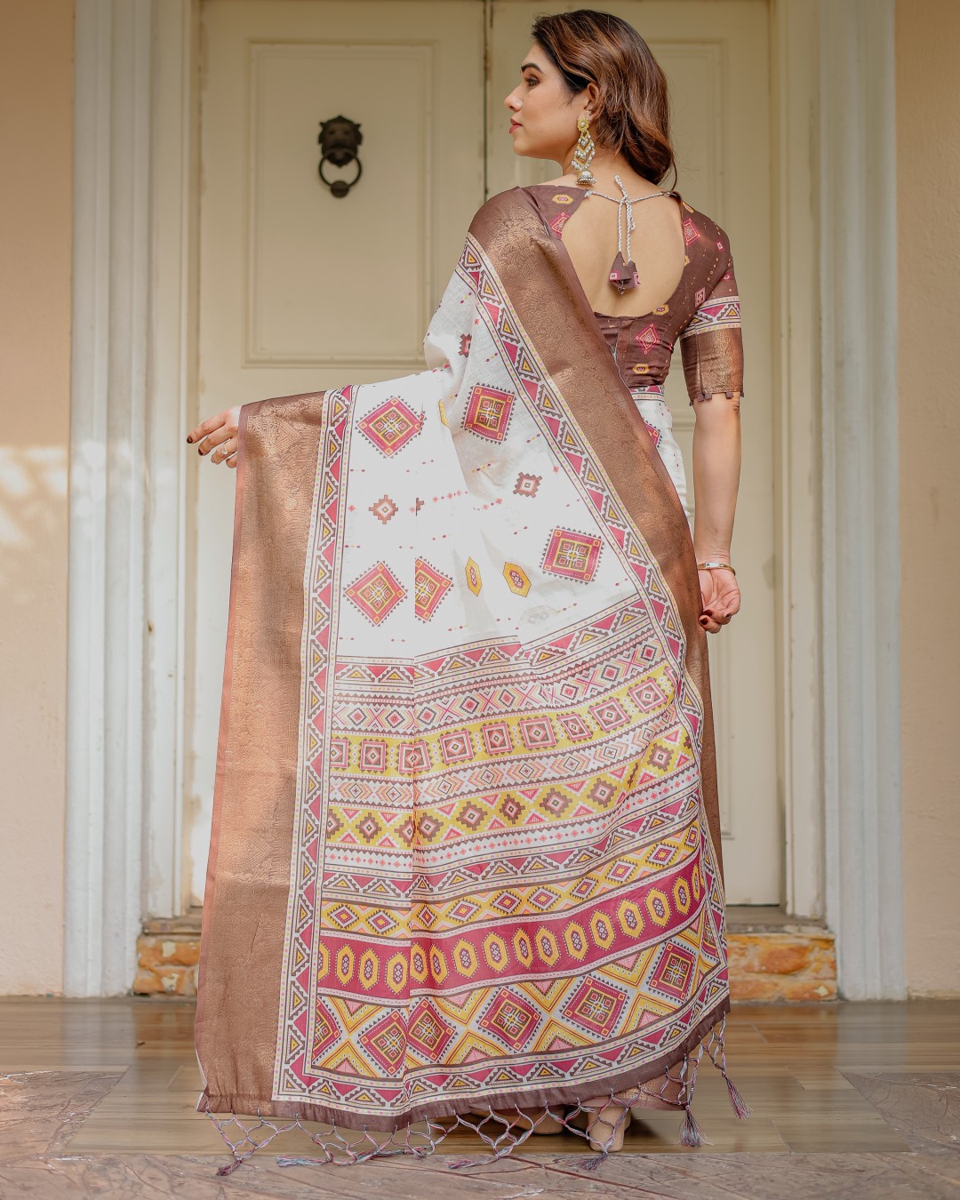 Floral Woven Saree with Antique Zari Border & Rich Designer Pallu – Festive Ethnic Wear(Pack of 1)