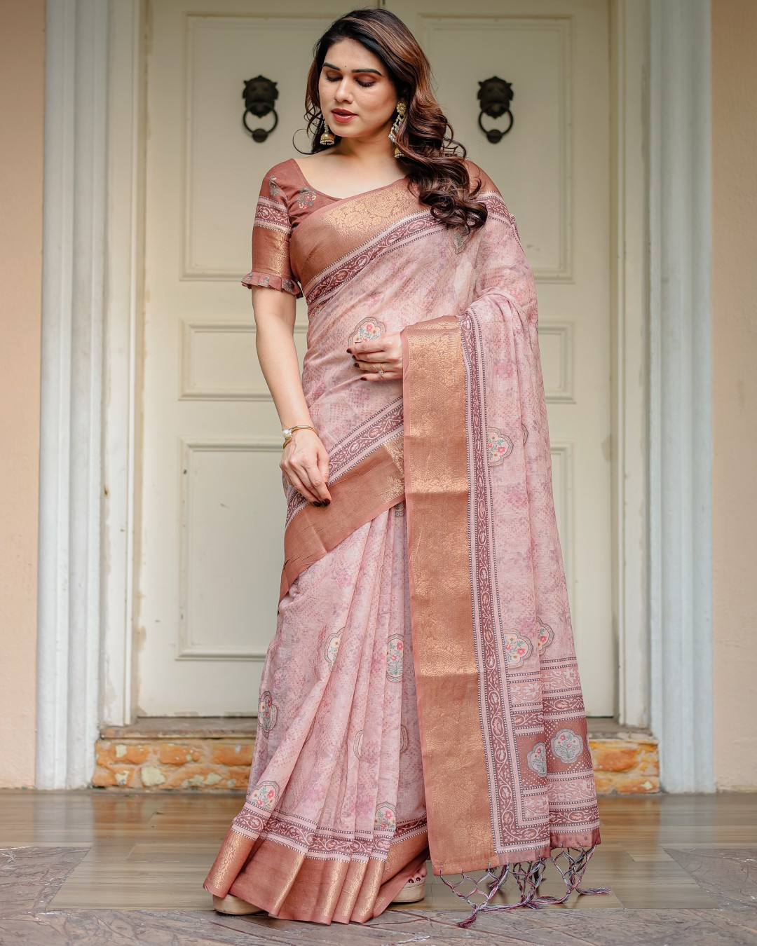 Floral Woven Saree with Antique Zari Border & Rich Designer Pallu – Festive Ethnic Wear(Pack of 1)