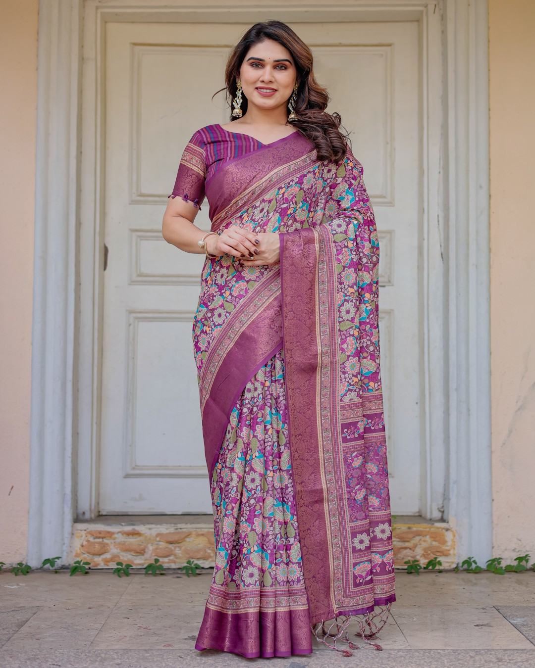 Floral Woven Saree with Antique Zari Border & Rich Designer Pallu – Festive Ethnic Wear(Pack of 1)