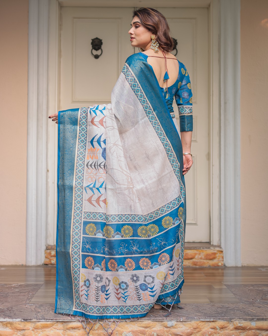 Traditional Printed Saree with Rich Zari Border & Tassels – Elegant Ethnic Festive Wear(Pack of 1)