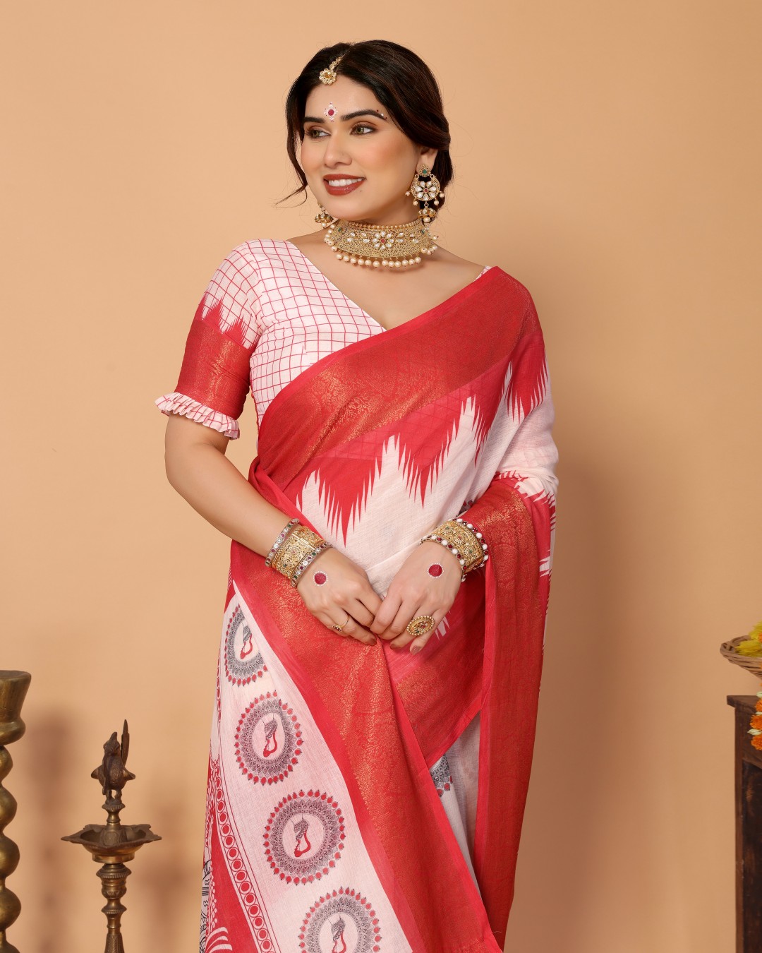 Off-White & Vermilion Red Handloom Linen Saree with Digital Goddess Saraswati Artwork & Zari Border – Festive Durga Puja Collection(Pack of 1)