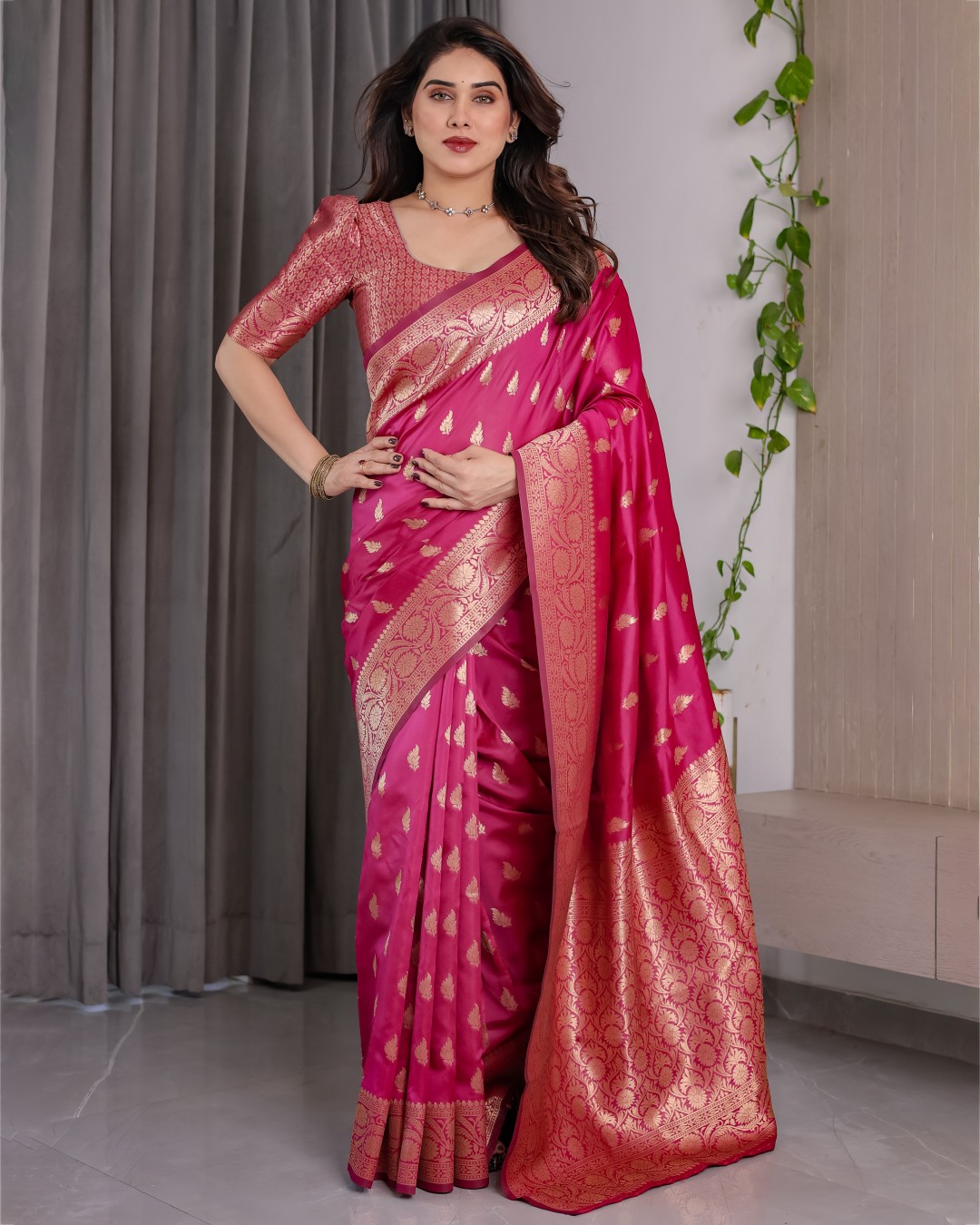 Pure Kanjivaram Silk Saree with Golden Leaf Motifs & Floral Zari Border – 5.5m Saree + 0.8m Blouse Piece (Pack of 1)