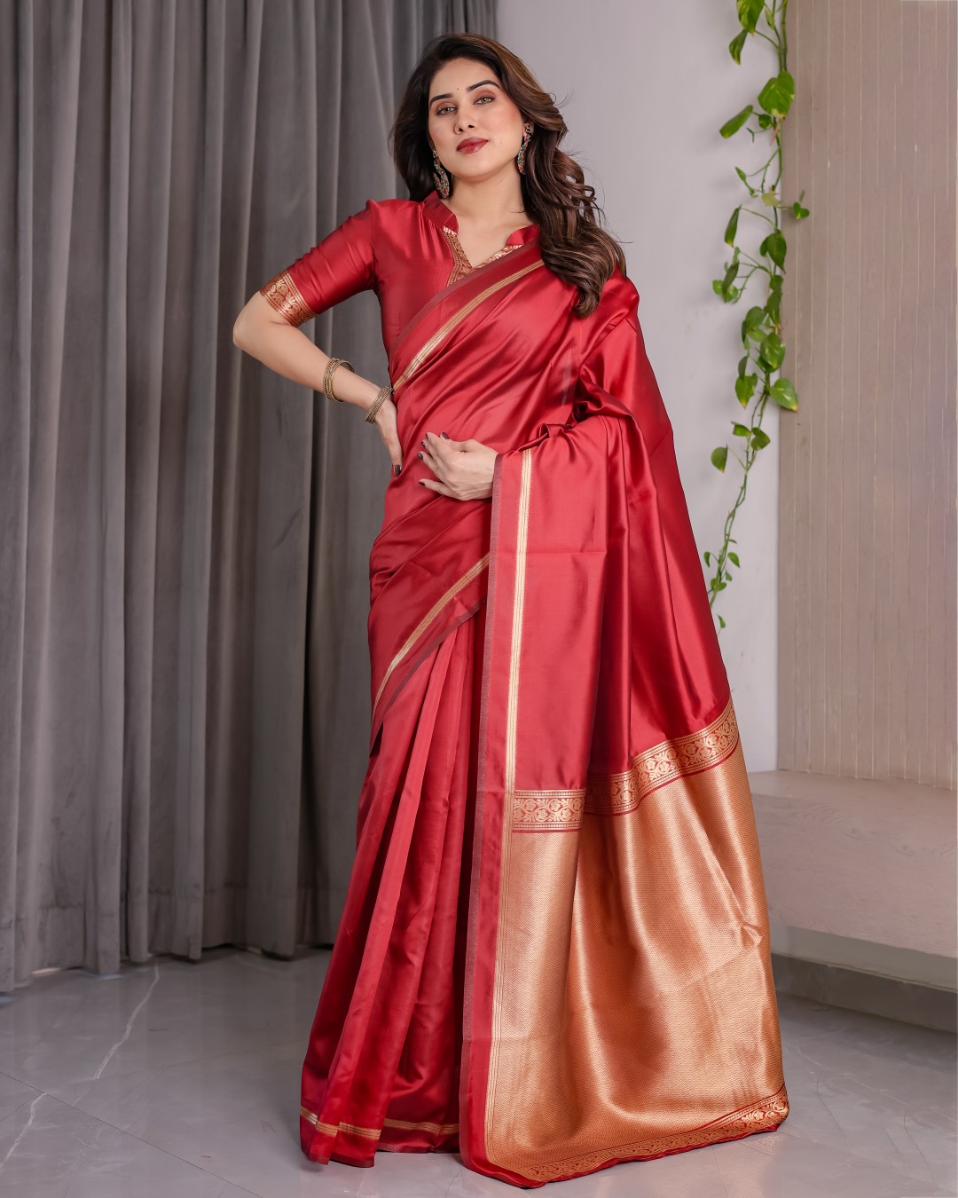 Soft Kanjivaram Silk Saree with Golden Zari Border & Rich Pallu | 5.5m Saree + 0.8m Blouse Piece(Pack of 1)