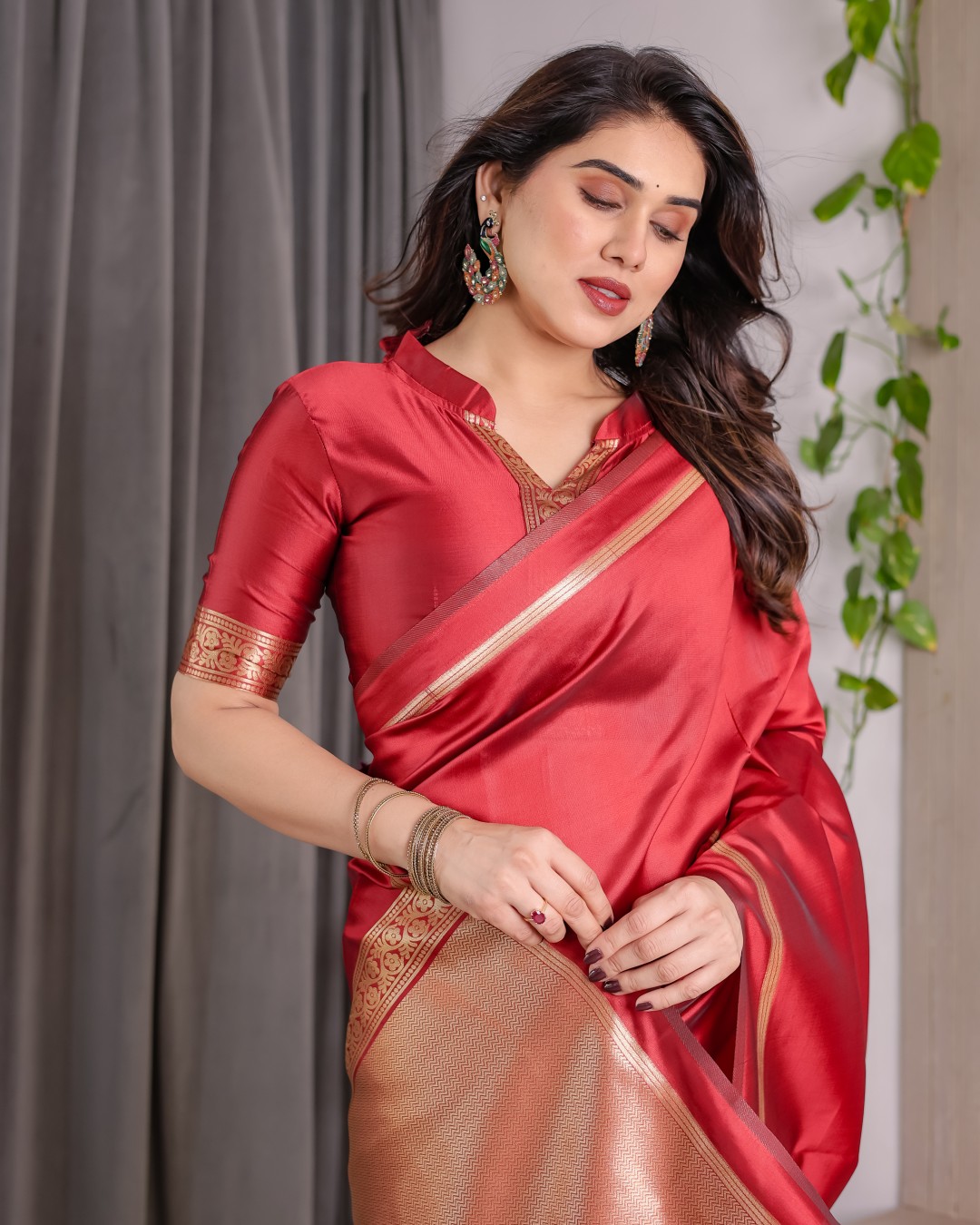 Soft Kanjivaram Silk Saree with Golden Zari Border & Rich Pallu | 5.5m Saree + 0.8m Blouse Piece(Pack of 1)