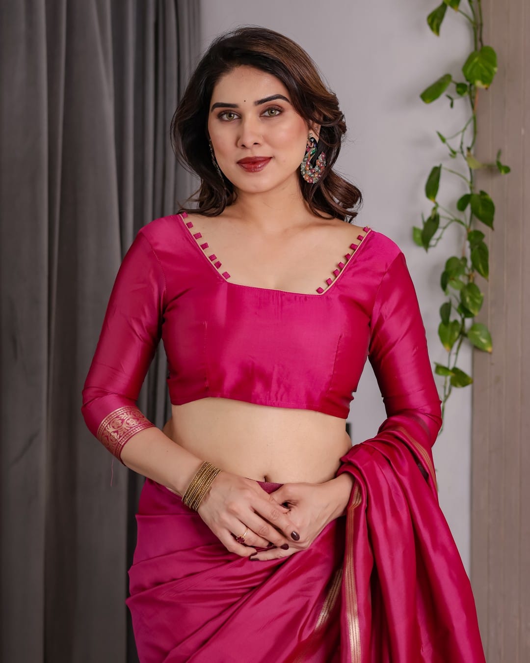 Soft Kanjivaram Silk Saree with Golden Zari Border & Rich Pallu | 5.5m Saree + 0.8m Blouse Piece(Pack of 1)