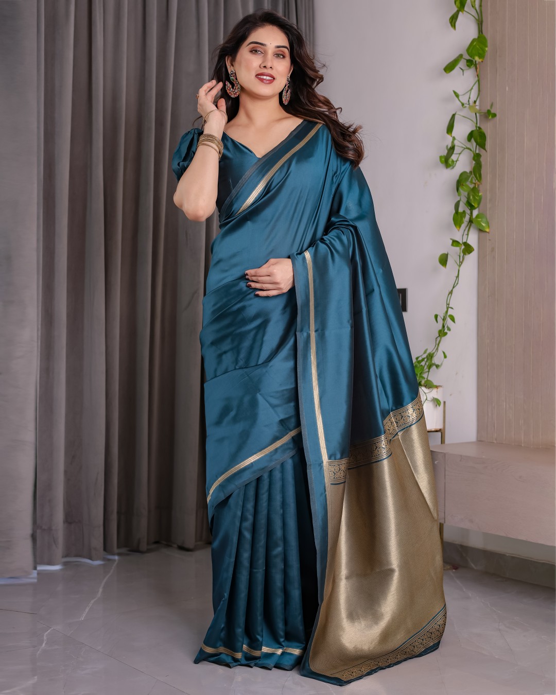Soft Kanjivaram Silk Saree with Golden Zari Border & Rich Pallu | 5.5m Saree + 0.8m Blouse Piece(Pack of 1)