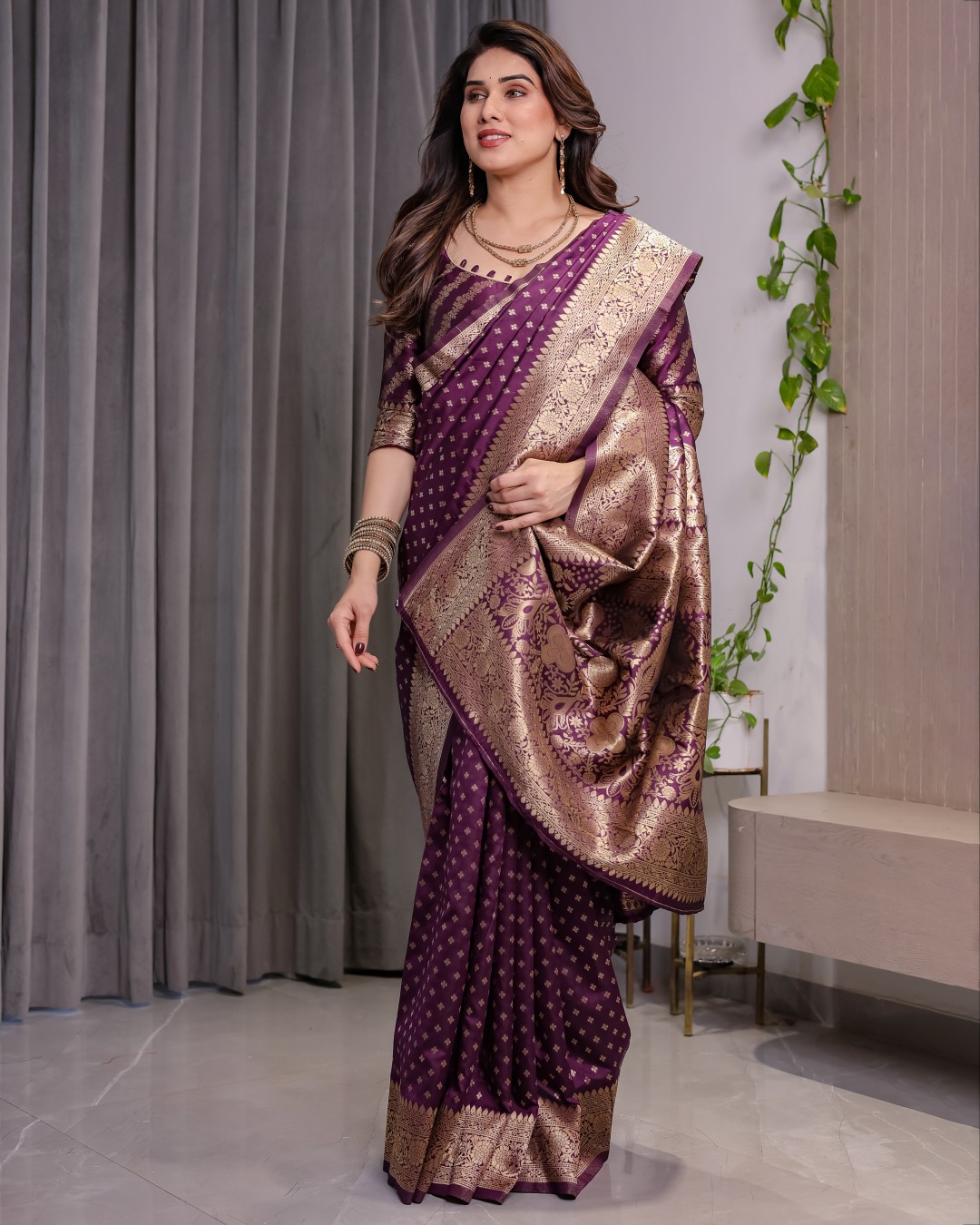 Pure Kanjivaram Silk Saree with Rich Golden Zari Weaving & Traditional Floral Pallu | 5.5m Saree + 0.8m Blouse (Pack of 1)